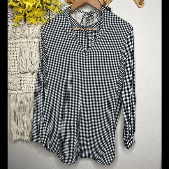 Passport Black Plaid Top Medium - Picture 2 of 7